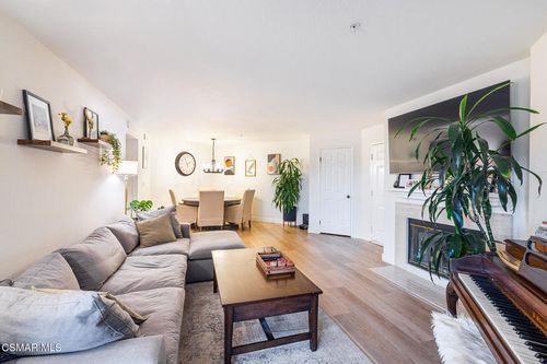 107-5744 Oak Bend Ln, Oak Park, CA, 91377-5609 | Card Image