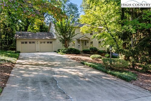 205 N Quail Cir, Wilkesboro, NC, 28697-7437 | Card Image