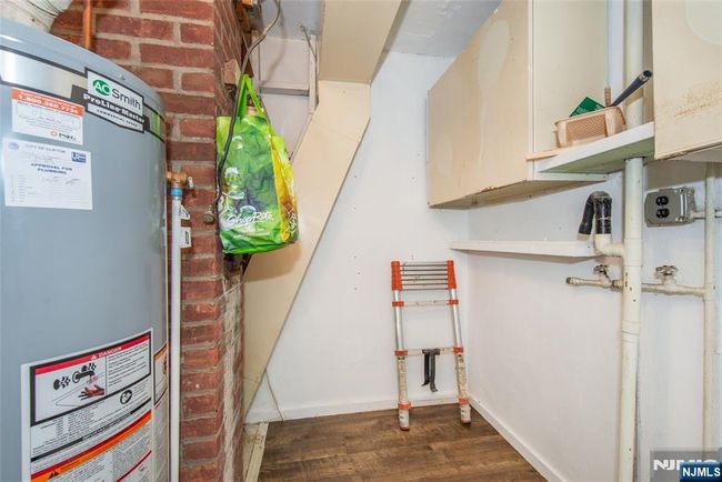 14 Van Wagoner Ave, Home with 2 bedrooms, 1 bathrooms and null parking in Clifton NJ | Image 9