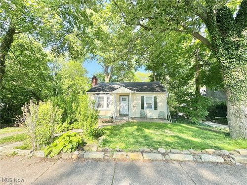 1735 Lake Ave, Elyria, OH, 44035-2503 | Card Image