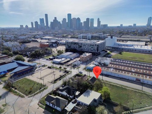 2306 Crockett St, Houston, TX, 77007-3927 | Card Image