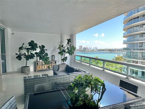 apt-812-1800 N Bayshore Dr, Miami, FL, 33132-3223 | Card Image