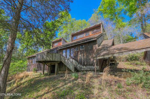 8833 Cove Point Ln, Knoxville, TN, 37922-6402 | Card Image