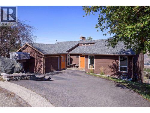 2404 Bella Coola Crt, Kamloops, BC, V2E1T7 | Card Image