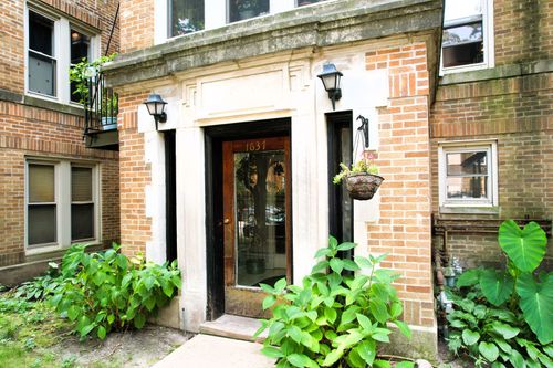 2w-1637 W Pratt Boulevard, Chicago, IL, 60626 | Card Image