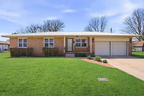 1905 N Oregon Street, Mangum, OK, 73554 | Card Image