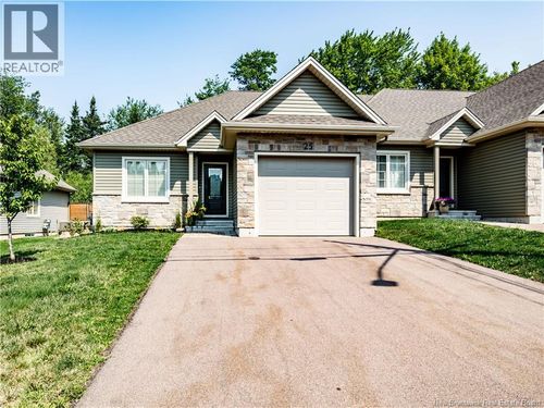 25 Rue Verte, Dieppe, NB, E1A8Y8 | Card Image