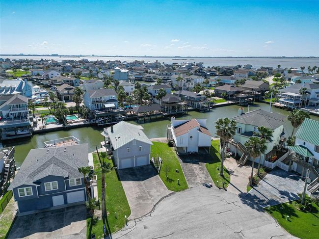 210 Sampan Dr, House other with 2 bedrooms, 2 bathrooms and 2 parking in Tiki Island TX | Image 43