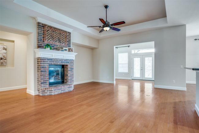 6672 Lincoln Hills Ct, House other with 3 bedrooms, 2 bathrooms and null parking in Frisco TX | Image 6