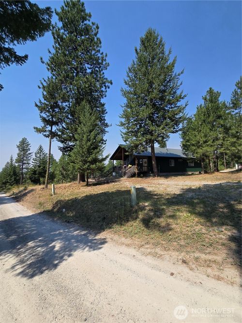15 Appaloosa Way, Tonasket, WA, 98855-9484 | Card Image
