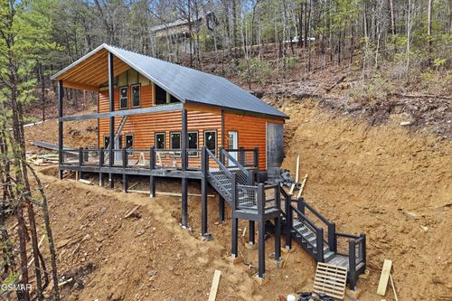 2743 Overholt Trl, Sevierville, TN, 37862-7935 | Card Image
