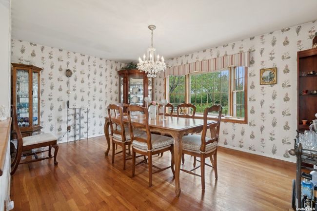 Formal Dining Room | Image 10