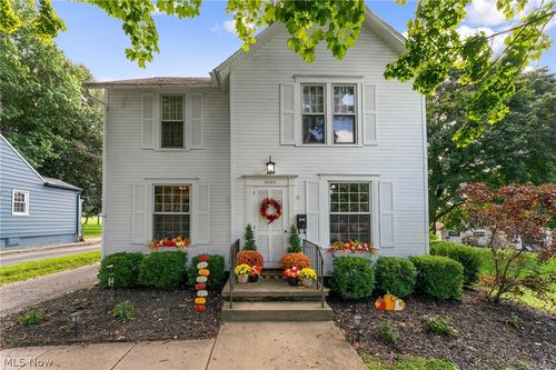 1051 E 9th St, Salem, OH, 44460-1713 | Card Image