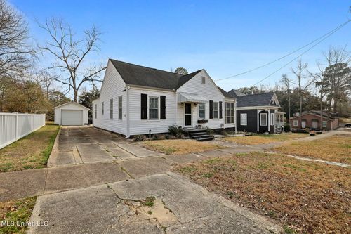 415 S 5th St, McComb, MS, 39648-4711 | Card Image