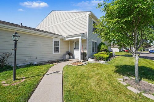 39762 Village Wood Cir, Novi, MI, 48375-4553 | Card Image