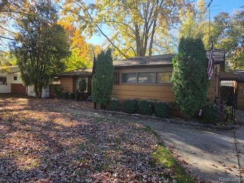 367 Sherwood Ln, Algonac, MI, 48001-1145 | Card Image