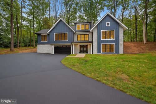 11600 Blue Ridge Ln, GREAT FALLS, VA, 22066-1004 | Card Image