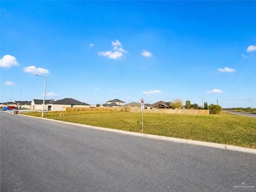 9000 New Orleans Ct, Los Fresnos, TX, 78566-1420 | Card Image