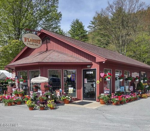 3986 Main St, Warrensburg, NY, 12885-1151 | Card Image