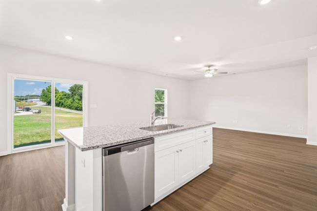 2040 Lala Loop, House other with 4 bedrooms, 3 bathrooms and 2 parking in White Bluff TN | Image 7