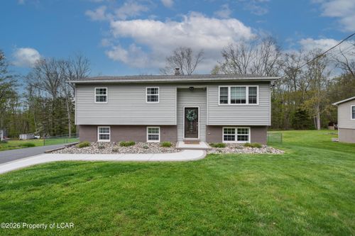 3992 Blytheburn Rd, Mountain Top, PA, 18707-9180 | Card Image