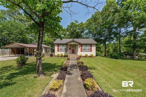 202 Forest St, Chickasaw, AL, 36611-1212 | Card Image
