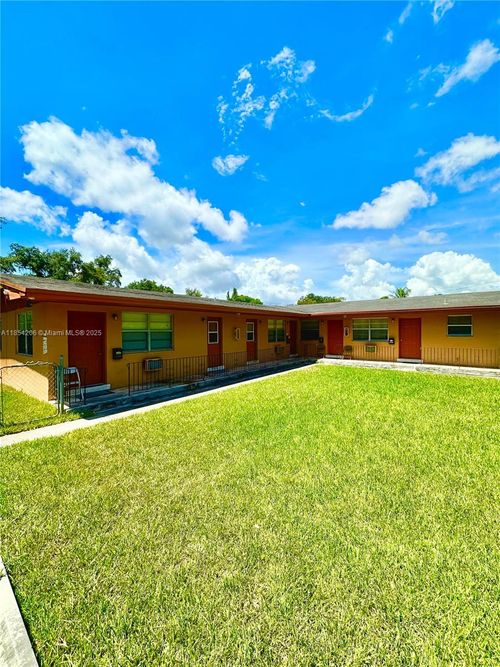 2-15002 Ne 11th Ct, Miami, FL, 33161-2426 | Card Image
