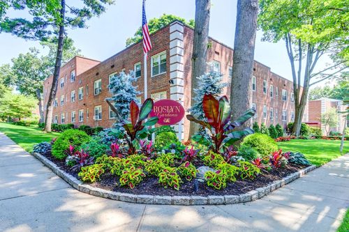 apt-1c-102 Edwards St, Roslyn Heights, NY, 11577-1381 | Card Image