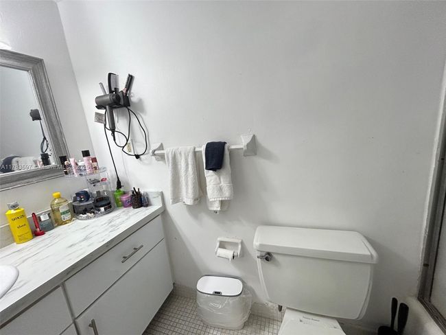 APT-410 - 2899 Collins Ave, Condo with 0 bedrooms, 1 bathrooms and null parking in Miami Beach FL | Image 15
