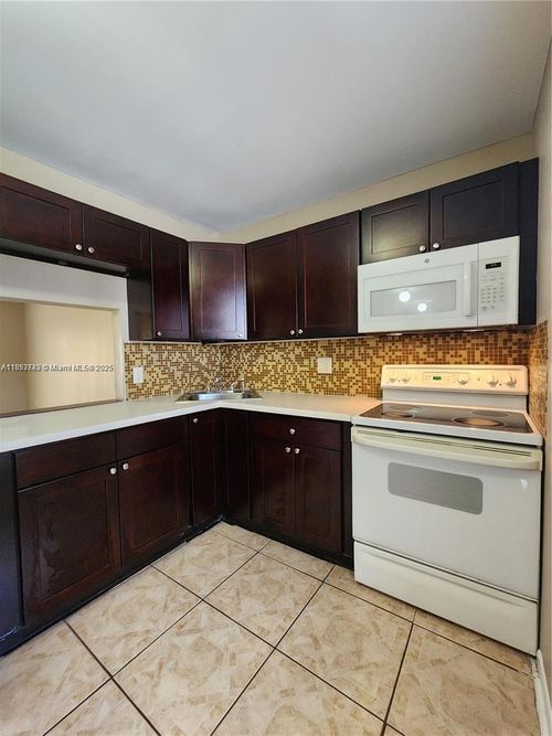 apt-307-6020 Nw 64th Ave, Tamarac, FL, 33319-2290 | Card Image
