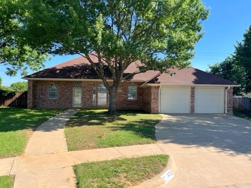 412 Springhill Ct, Burleson, TX, 76028-0605 | Card Image