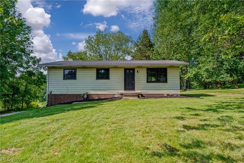 1955 Koons Road, Green, OH, 44720 | Card Image