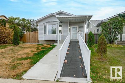 2411 47 St Nw, House other with 4 bedrooms, 2 bathrooms and null parking in Edmonton AB | Image 2