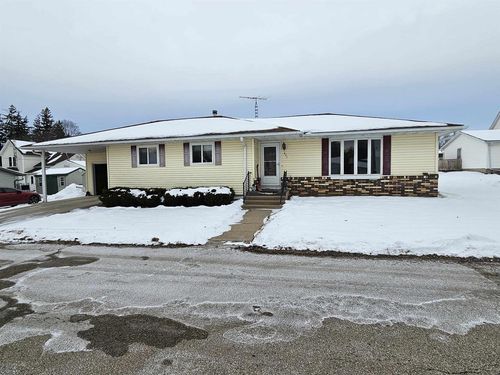 625 4th St, Bloomington, WI, 53804-7130 | Card Image