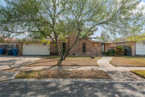 5738 Crestgrove Dr, Corpus Christi, TX, 78415-3846 | Card Image