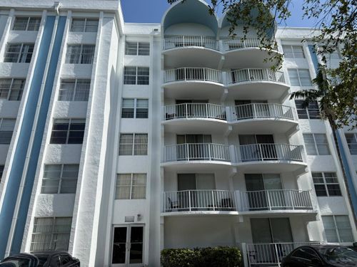 a-301-482 Nw 165th Street Rd, Miami, FL, 33169-6460 | Card Image