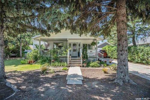 710 Stella St, Grenfell, SK, S0G2B0 | Card Image