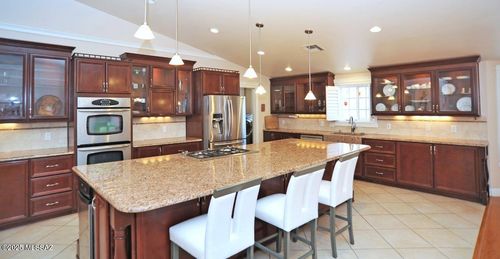 2541 E Kleindale Rd, Tucson, AZ, 85716-1115 | Card Image