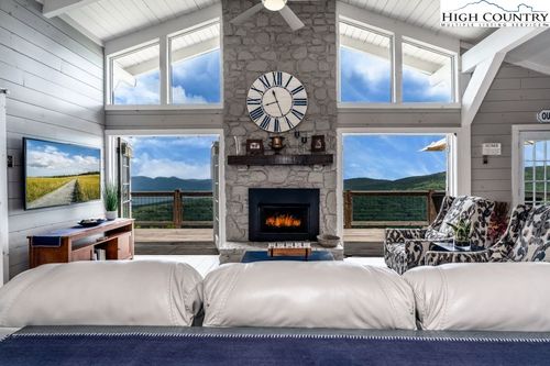 103 Mockingbird Ln, Beech Mountain, NC, 28604-8134 | Card Image