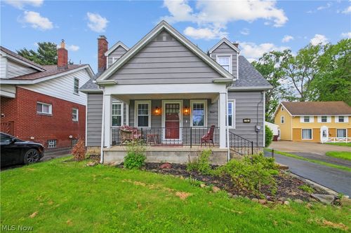 76 Terrace Dr, Youngstown, OH, 44512-2133 | Card Image