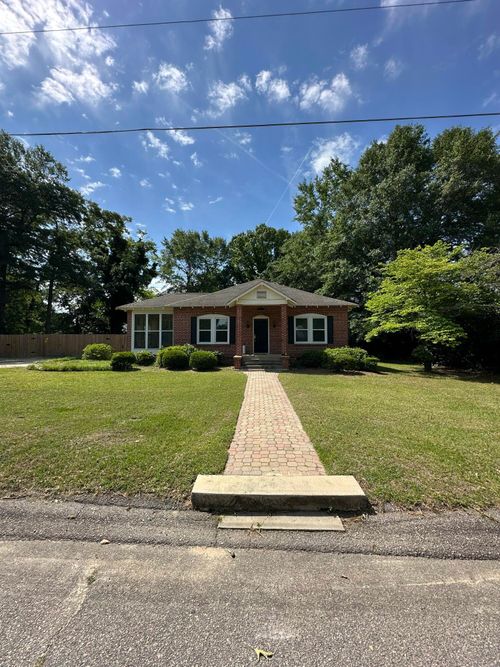 82 Nightingale St, Barnwell, SC, 29812-1983 | Card Image