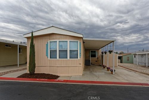 spc-78-2727 Pacific St, Highland, CA, 92346-2367 | Card Image
