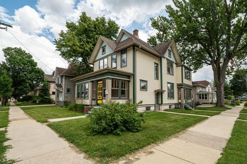 123andamp1235-421 Central Avenue, Waukesha, WI, 53186 | Card Image