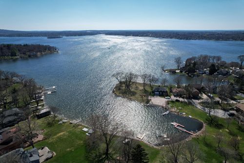 2726 Ridley Rd, Hartland, WI, 53029-9353 | Card Image