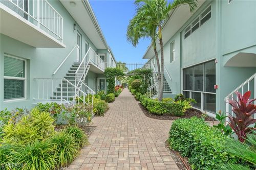 603 12th Ave S, NAPLES, FL, 34102-8033 | Card Image