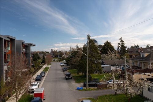 3814 Rowland Ave, Saanich, BC, V8Z4C5 | Card Image