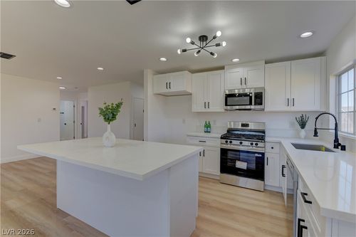 34 Del Amo Dr, Las Vegas, NV, 89110-4455 | Card Image
