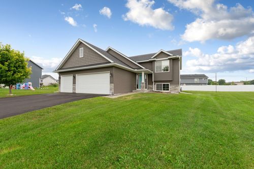 2401 Foxtail Ln, Faribault, MN, 55021-2322 | Card Image