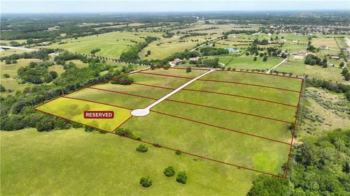 10774 Ewing Ave, Kansas City, MO, 64134-2725 | Card Image