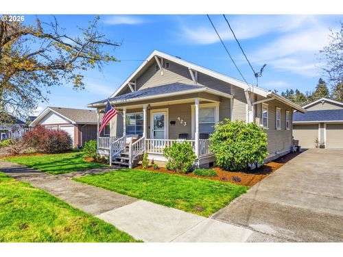 423 S 1st St, Silverton, OR, 97381-2103 | Card Image